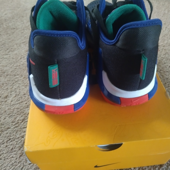 MEN NIKES - Picture 3 of 6